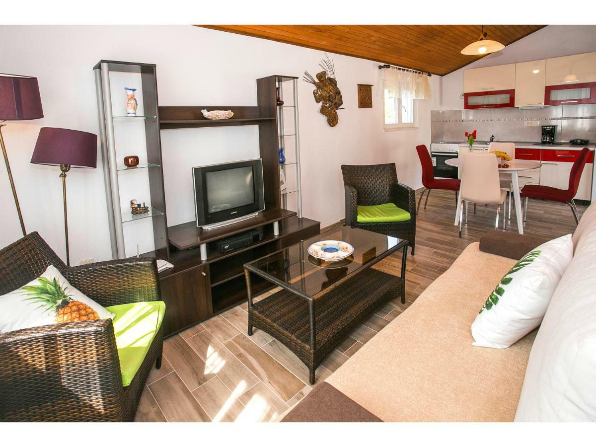Apartment Goga'S Retreat In Marina Buitenkant foto